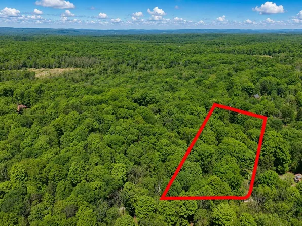 0 Hughes Dr, Greentown, PA 18426