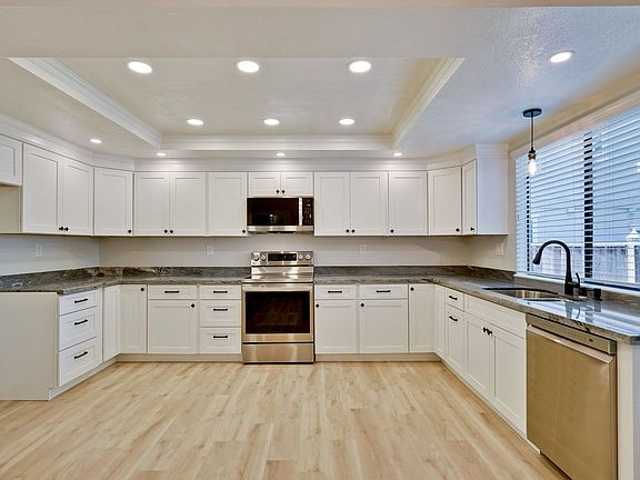 4th image of 130 Baroni Ave APT 35