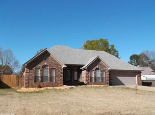 1608 Foxwood Dr, Jacksonville, AR 72076