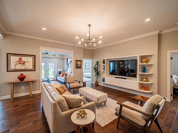 5th image of 3914 Pines Rd