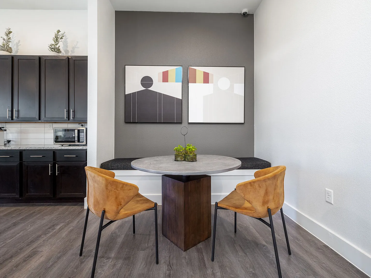 Moonlight Apartments — Photo 4