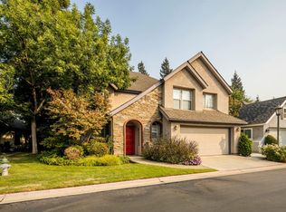 3036 W Pembrook Loop, Fresno, CA
