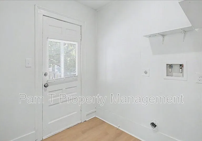 615 W 39th St #B — Photo 12