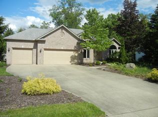 16931 Sandy Springs Dr, North Royalton, OH 44133