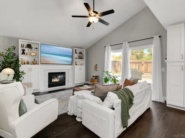 2148 Pueblo Gln, Escondido, CA 92027