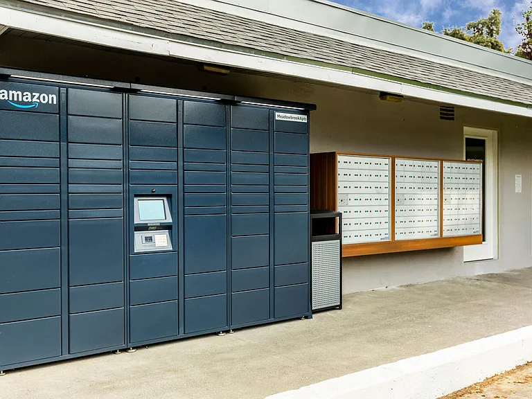 Amazon Locker
