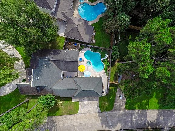 3rd image of 15623 Valley Bend Dr