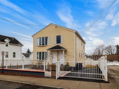 84 Gray St, Providence, RI, 02909