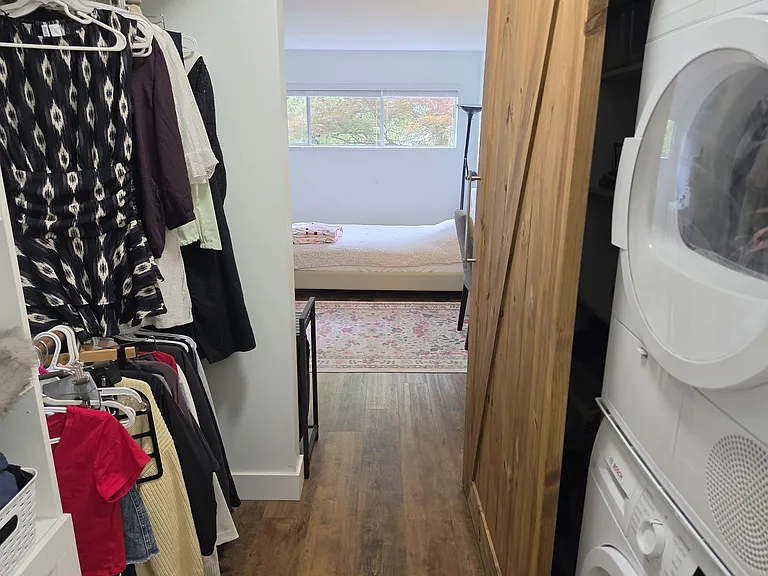 932 Robinson St #218 — Photo 8