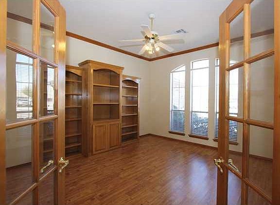 4th image of 9500 SW 32nd St