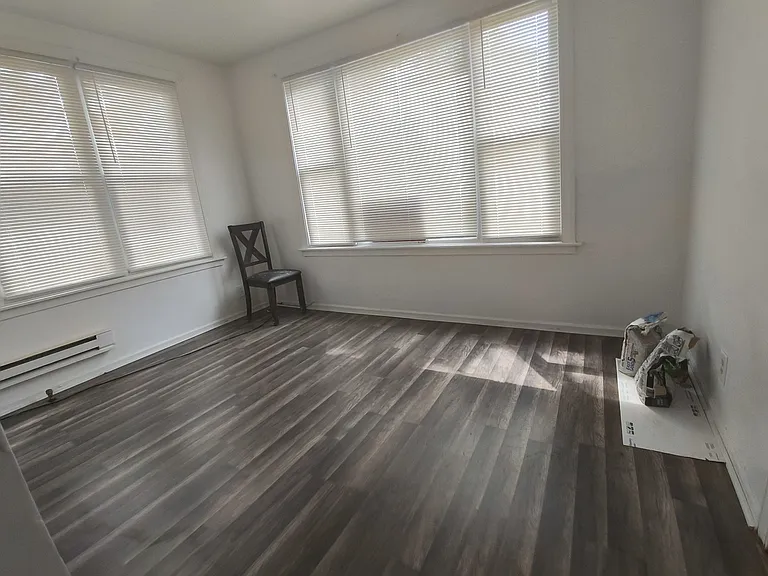 2542 W 64th St #1 — Photo 7