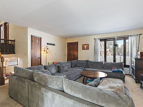 3rd image of 1345 S Madlock Ct