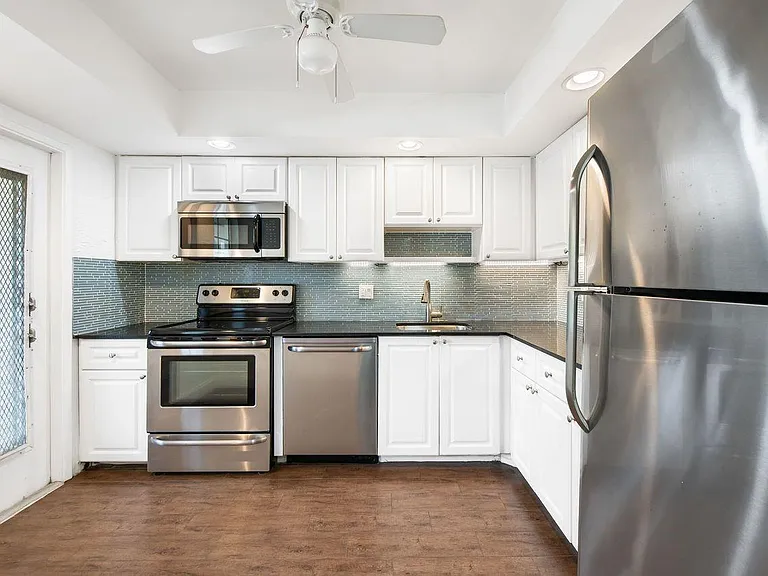 2851 S Palm Aire Dr #107 — Photo 4