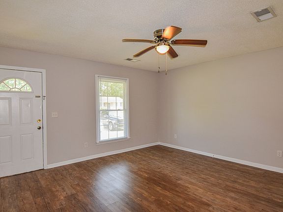 3rd image of 110 Roberta Dr #A