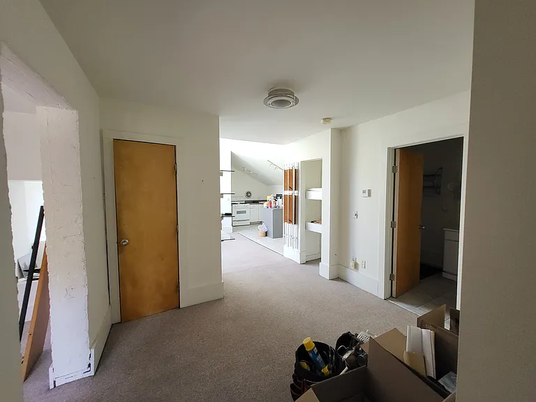 2135 W 30th St #UP — Photo 10