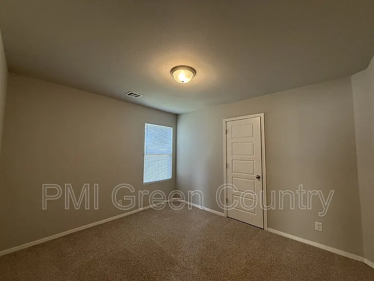 16124 S 83rd East Ave — Photo 14