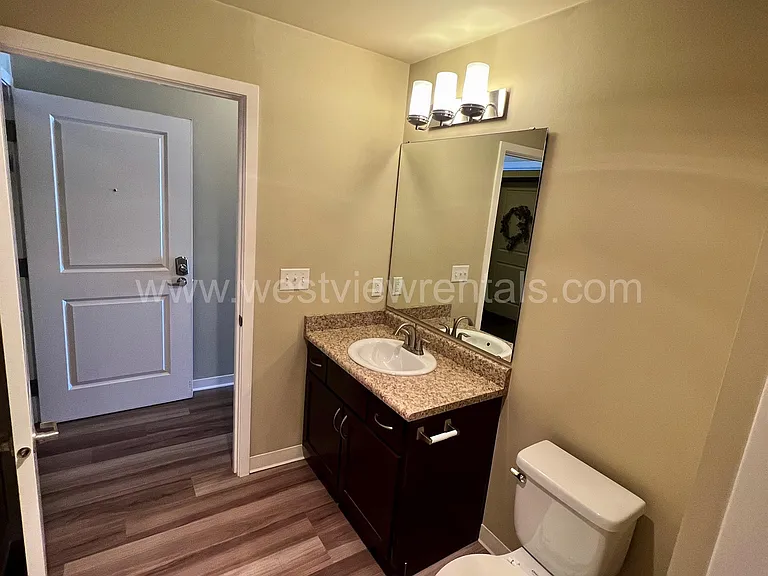 200 E Maple St — Photo 125