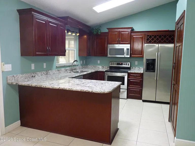 1105 Dallam Ave NW — Photo 3