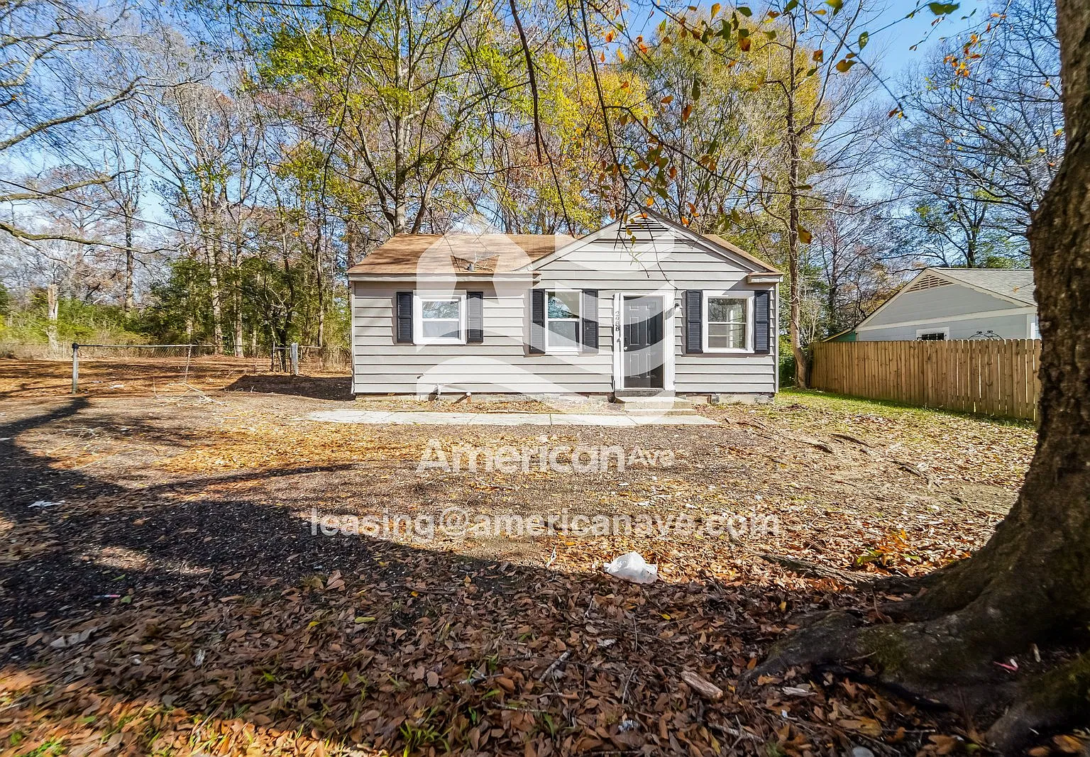 2 bed, 1.0 bath, 810 sqft, $1,129 — Photo 1