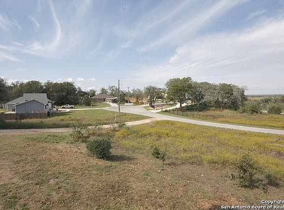 4th image of 201 Great Oaks Ct