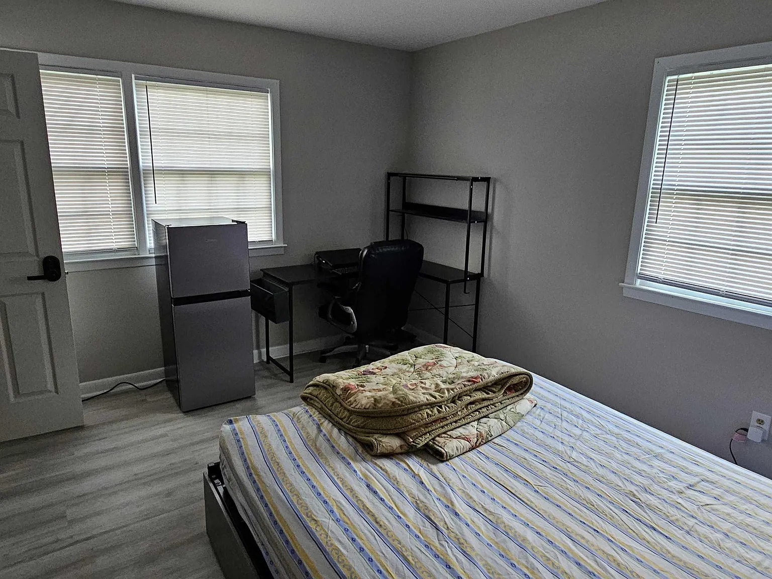 4 bed, 3.0 bath, 2242 sqft, $1,139 — Photo 1
