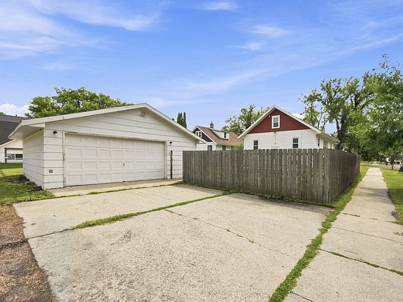 2nd image of 1021 9th Ave N