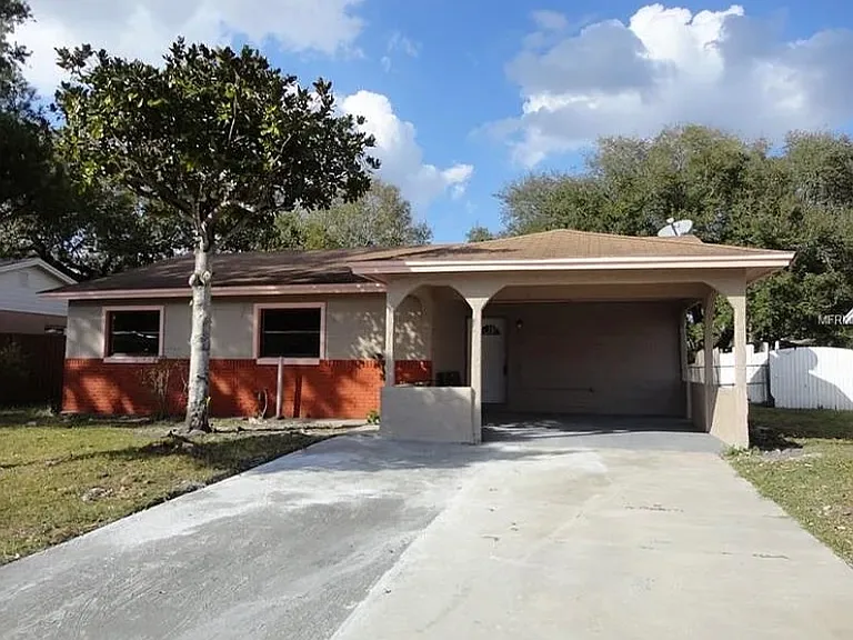411 Lesesne St — Photo 1
