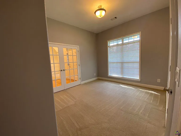 408 Stathams Way — Photo 5