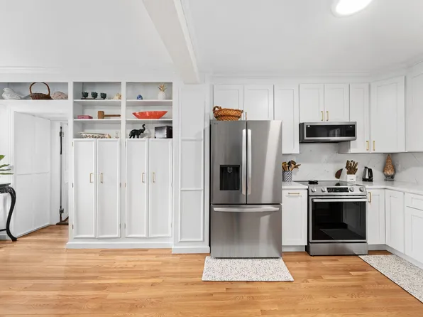 45 Elm St #2, Newport, RI 02840