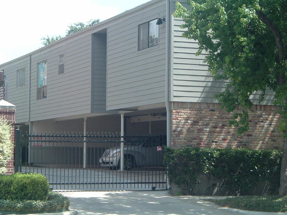 2nd image of 1414 Castle Ct APT 12