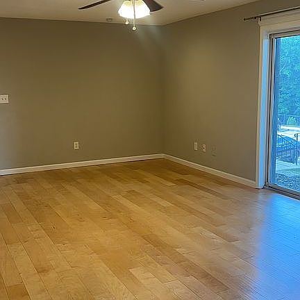 4th image of 5580 Baronridge Dr APT 2