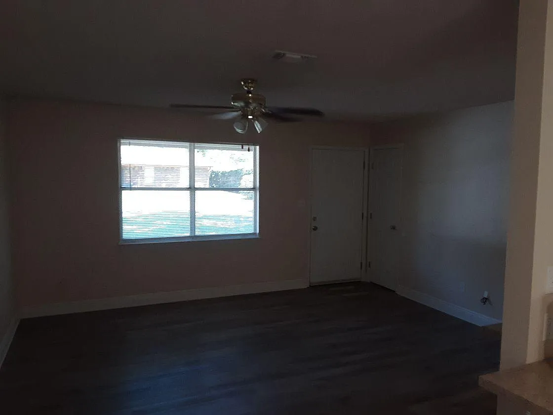 3 bed, 1200 sqft, $1,800 — Photo 3