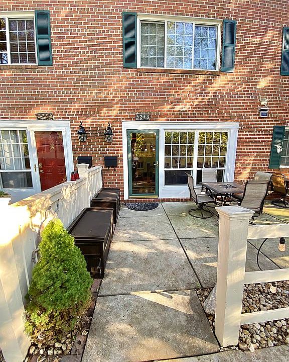 1st image of 5248 Maris Ave