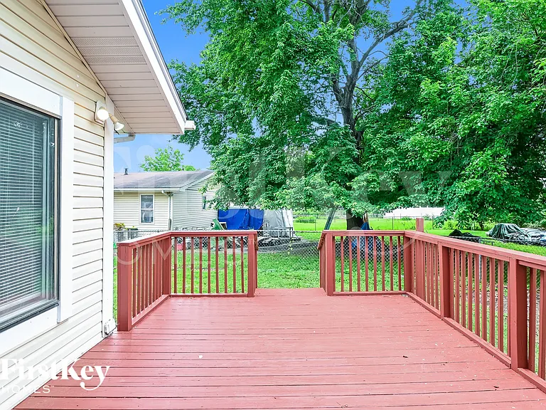 3710 Woodman Dr — Photo 17
