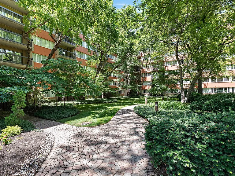 2525 Main St #704 — Photo 25