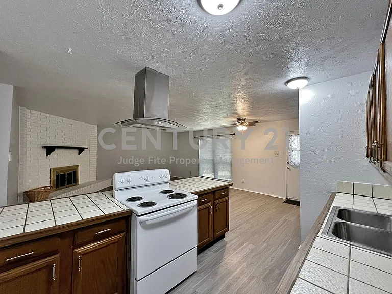 7127 Winterberry Dr — Photo 13