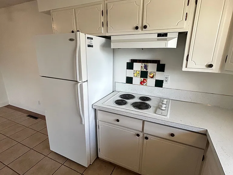 613 Crawford Ave — Photo 10