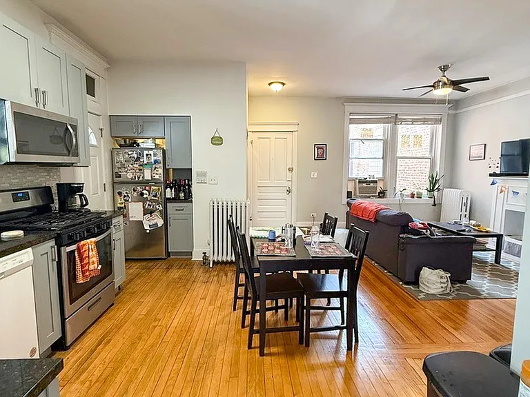 721 W Roscoe St #2 — Photo 4