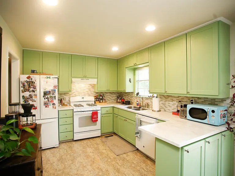 7220 Amherst Dr — Photo 5
