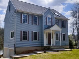 49 Pelham Rd, Hudson, NH 03051