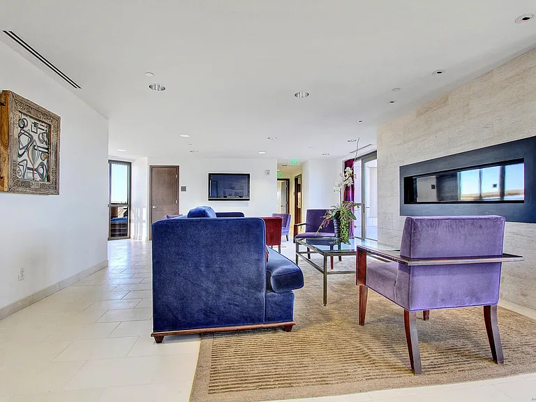 100 Parrott Dr #1402 — Photo 33