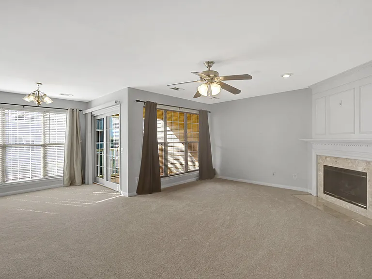 8204 Catbird Cir #202 — Photo 2