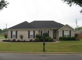 300 Pershing Ave, Muscle Shoals, AL 35661