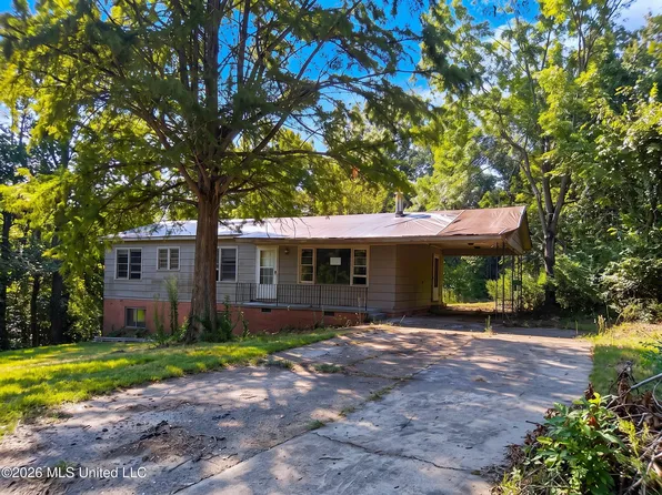 1610 Moonmist Dr, Yazoo City, MS 39194