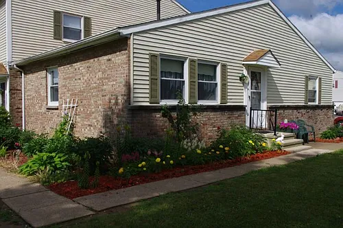 310 Briar Mnr Photo 1