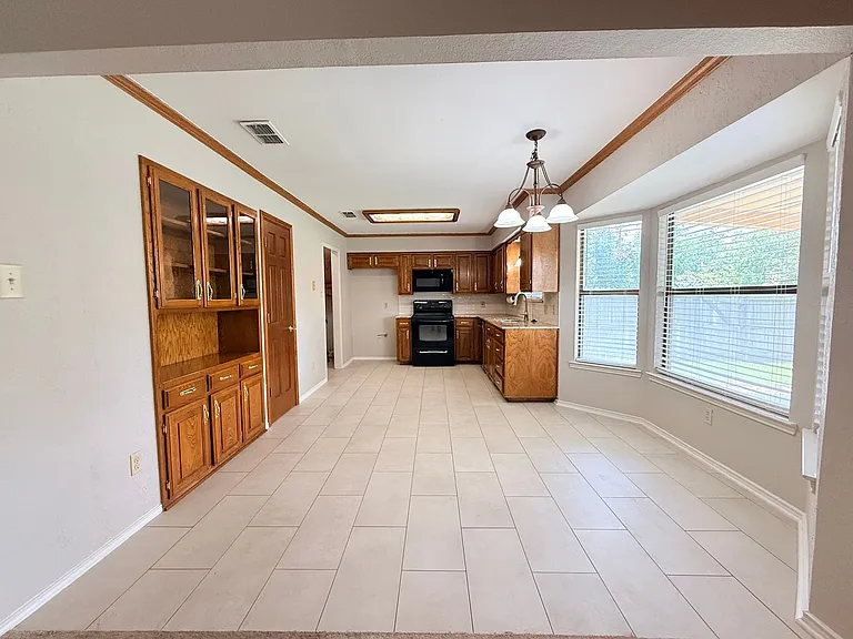 8041 Miles Dr — Photo 3