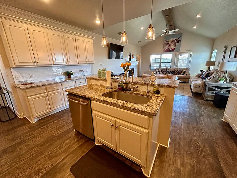 10317 Vernon Dr — Photo 7