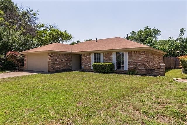 1st image of 905 Columbus Ct