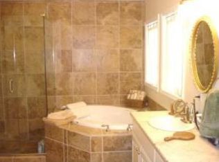 217 Locust Dr, Milford, PA