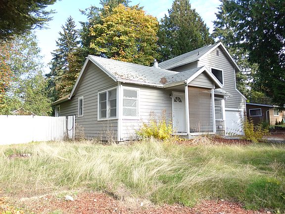 2nd image of 13218 NE 70th St